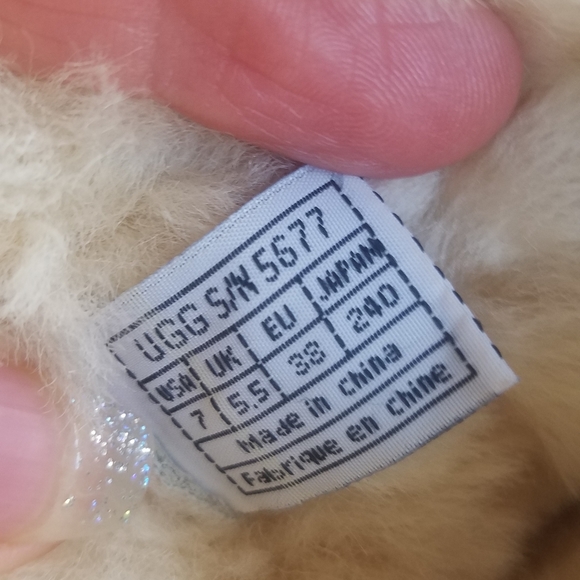 NWOT UGG   sheepskin boots black size 7 women - Picture 6 of 6